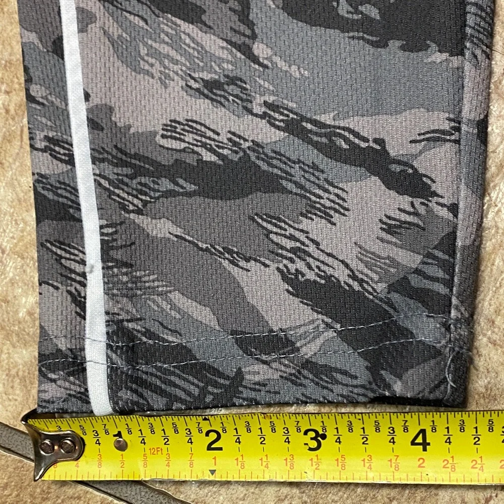 OshKosh B'gosh Gray Camouflage Size 5/5A Joggers Comfy Kids